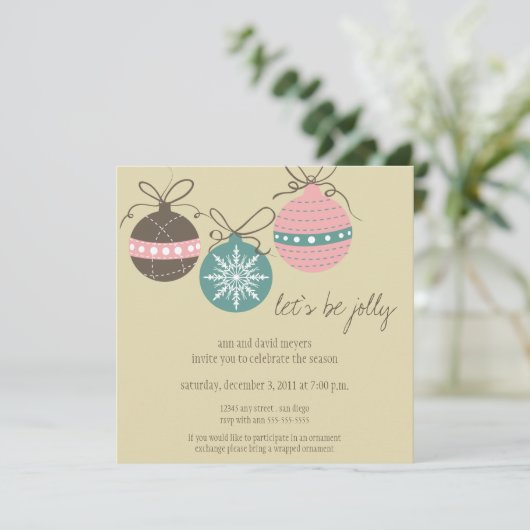 Kerstfeestdag uitnodiging in tan (Staand voorkant)