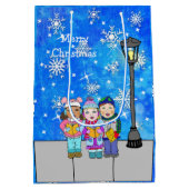 kerstfeestdag voor kinderen in de caravan medium cadeauzakje (Achterkant)