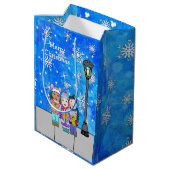 kerstfeestdag voor kinderen in de caravan medium cadeauzakje (Achterkant Gekanteld)