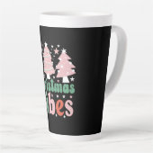 Kerstfeestjes met kerstcadeaus latte mok (Rechterhoek)