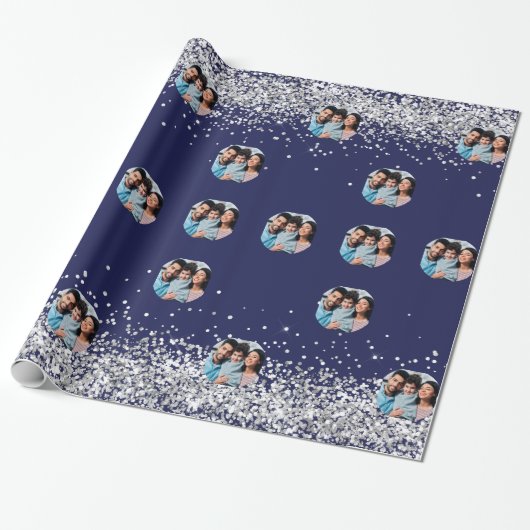 Kerstfoto marineblauw zilveren confetti cadeaupapier (Uitgerold)