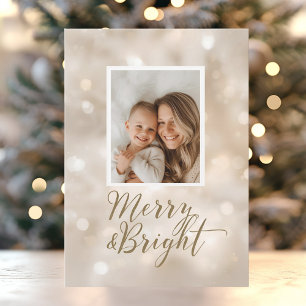 Kerstfoto met beige en goud 'Merry & Bright' Feestdagenkaart