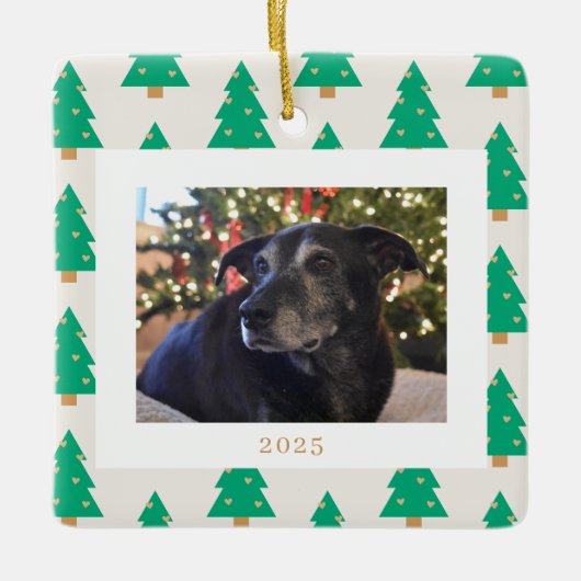 Kerstfoto met dennenbomen keramisch ornament (Voorkant)