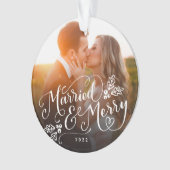 Kerstfoto met gehuwd en bedrukt kerstcadeau ornament (voorkant)