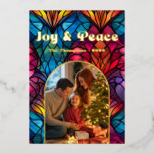 Kerstfoto met glas-in-loodraam 'Vreugde en Vrede' Folie Feestdagenkaart (Voorkant)
