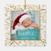 Kerstfoto met goud bladmotief wit voor baby's eers keramisch ornament (Achterkant)