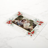 Kerstfoto met handschildpad rode bessen folie feestdagenkaart (Gedraaid)