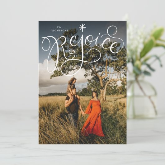 Kerstfoto met handschrift Rejoice Feestdagenkaart (Staand voorkant)