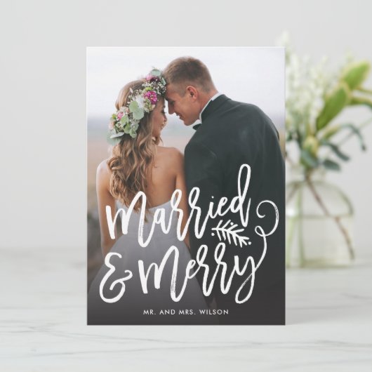 Kerstfoto met Pas getrouwd en vrolijk kerstfeest Feestdagenkaart (Staand voorkant)