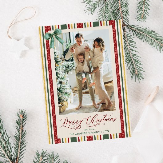 Kerstfoto met vintage strepen, rode groene strik v feestdagenkaart