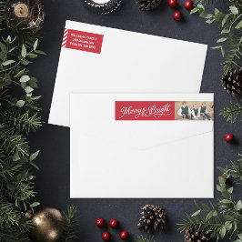 Kerstfoto op een vrolijke rode kerstlabel