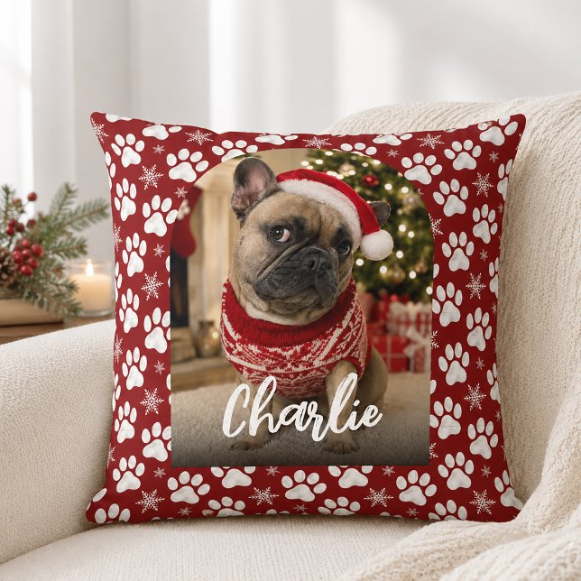Kerstfoto van een knuffelige hond  kussen (Creator heeft geüpload)