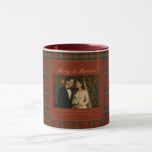 Kerstfoto van pasgetrouwd stel met 'Merry & Marrie Mok (Midden)