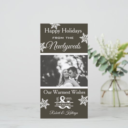 Kerstfoto van pasgetrouwden feestdagenkaart (Staand voorkant)