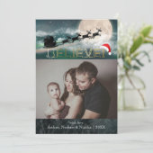 kerstfoto van Reindeer Sleigh Santa Hat Feestdagenkaart (Staand voorkant)