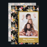 kerstfoto van Tropical Flowers Feestdagenkaart<br><div class="desc">Exotische roze en witte hibiscus-bloemen, gele leugens, ananassen, palmschijfjes en tropische bladeren plus uw namen en groet op de onderkant in een chroomschrift op ELKE COLOR-achtergrond - VERANDEREN het gezegde, verander de lettertypen, lettertypekleuren, lijst naar elke kleur achter uw foto. *Voeg meer foto's of meer details op de rug met...</div>