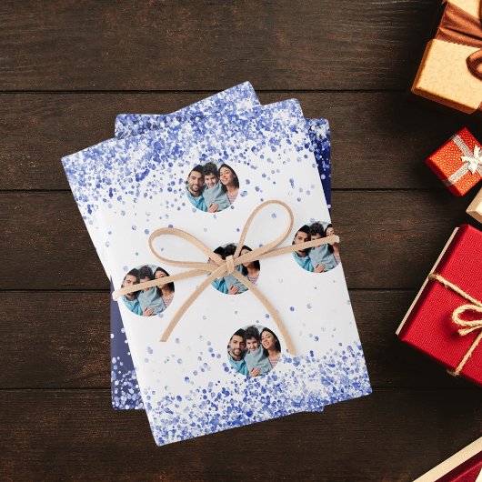 Kerstfoto wit marineblauw confetti inpakpapier vel