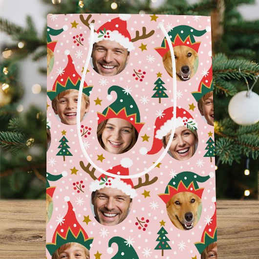 Kerstfotocollage Feestelijk Grappig Gezicht Roze Medium Cadeauzakje