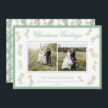 kerstfoto's Vintage twee foto's van Garland Feestdagenkaart<br><div class="desc">Waterverf kerstkleppen Groene Fotovakantie Kaart. Deze prachtige kerstfotokaart is voorzien van een waterverf kersttuin met witte bogen als lijst voor één foto. De achterkant van de uitnodiging zijn kerstgerechten met kerstgarland en bogen. Het is perfect als je op zoek bent naar een klassieke, zuidelijke, grootmilleniale kerstfotokaart. Bericht me voor om...</div>