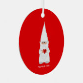 Kerstgenoom houdt een hart op rood metalen ornament (Voorkant Rechts)