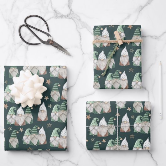 Kerstgnomen Green Gold Scandinavian Trendy Inpakpapier Vel (Voorkant)