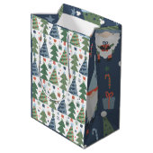 Kerstgnomen Trees Blue Green Red Medium Cadeauzakje (Achterkant Gekanteld)