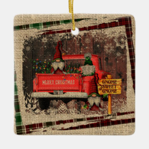 Kerstgnoom Sweet Gnome Red Truck Pset Keramisch Ornament