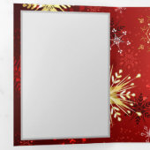 Kerstgouden sneeuwvlokken op rode achtergrond drieluik programma (Binnenzijde eerst)