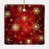 Kerstgouden sneeuwvlokken op rode achtergrond keramisch ornament (Achterkant)