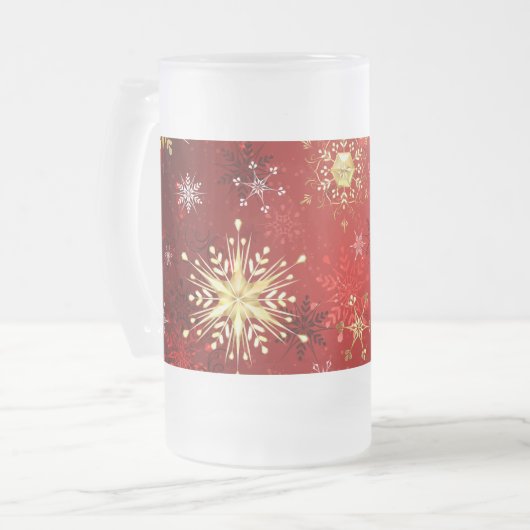 Kerstgouden sneeuwvlokken op rode achtergrond matglas bierpul (Voorkant links)