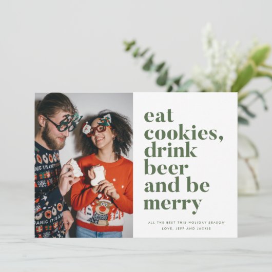 kerstgrappige Drink beer zijn prettige paarse foto Feestdagenkaart (Staand voorkant)