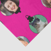 Kerstgrappige familie foto's in roze versieringen tissuepapier (Detail)