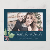 KerstGreenery Faith Love & Family Foto Feestdagenkaart (Voorkant)