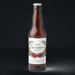 KerstGreenery Wreath Holiday Bier Etiket<br><div class="desc">Geef het geschenk van homebrew deze vakantie en niet beknibbelen op het vrolijke label. Dit aangepaste bierlabel heeft een handgetekende krans van groen, rode bessen en poinsettia's allemaal samen met een vrolijke rode strik. De feestelijke gebladerte lijsten gemakkelijk aan te passen tekst voor de naam van uw brouwsel terwijl de...</div>