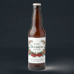 KerstGreenery Wreath Holiday Bier Etiket<br><div class="desc">Geef het geschenk van homebrew deze vakantie en niet beknibbelen op het vrolijke label. Dit aangepaste bierlabel heeft een handgetekende krans van groen, rode bessen en poinsettia's allemaal samen met een vrolijke rode strik. De feestelijke gebladerte lijsten gemakkelijk aan te passen tekst voor de naam van uw brouwsel terwijl de...</div>