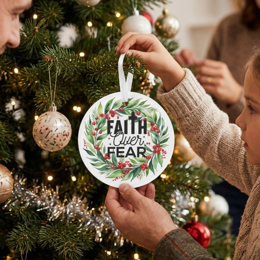 Kerstgroen ''Een kind 'Kerstkrans ' Keramisch Ornament