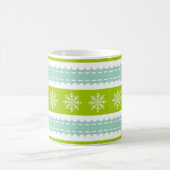 Kerstgroene en blauwe strepen met sneeuwvlokken koffiemok (Center)