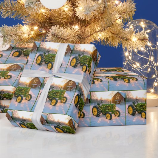 Kerstgroene vintage tractor met rode schuur cadeaupapier (Feestdagen)