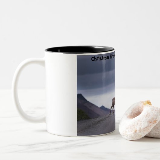 Kerstgroeten, mijn Hunter Gatherer Tweekleurige Koffiemok (Met donut)