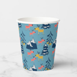 Kerstherten, kerstbomen, bergen papieren bekers