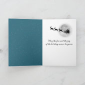 Kersthond fotografeert kerstman in slee kaart (Binnen)