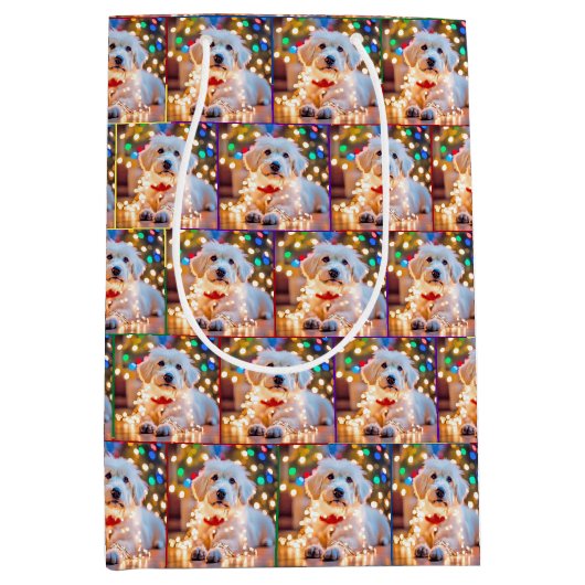 Kersthond in verwarde lichten medium cadeauzakje (Voorkant)