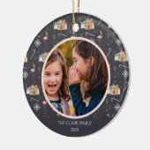 Kersthuis uit de Mideeuw Keramisch Ornament (Links)