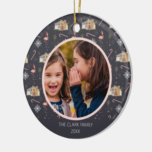 Kersthuis uit de Mideeuw Keramisch Ornament (Links)