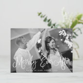 Kerstkaart 'Merrily Ever After' met achterkantberi (Staand voorkant)