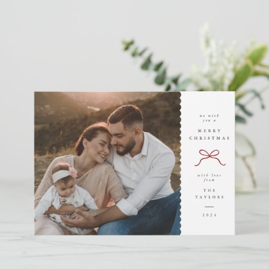 Kerstkaart met golvende rand en rode strik foto (Staand voorkant)
