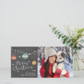 Kerstkaart met ornamenten op krijtbord (Staand voorkant)