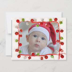 Kerstkaart met rode en groene rand en familiefoto