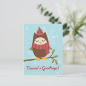 Kerstkaart met schattige uil op dennentak feestdagenkaart (Staand voorkant)