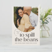 Kerstkaart zwangerschapsaankondiging - Spill Beans (Staand voorkant)